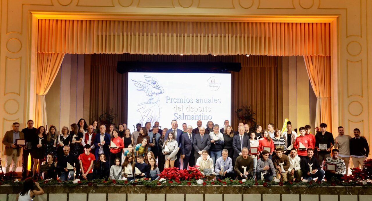 Grupo de premiados en los Premios Anuales del Deporte Salmantino 2025