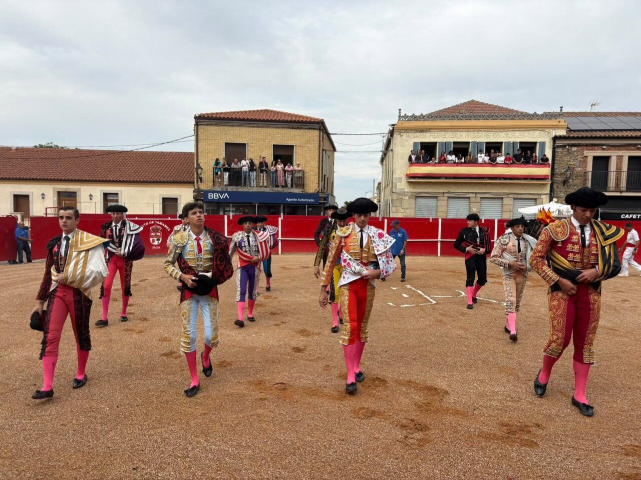 Alumnos de la Escuela de Tauromaquia de Salamanca en una novillada