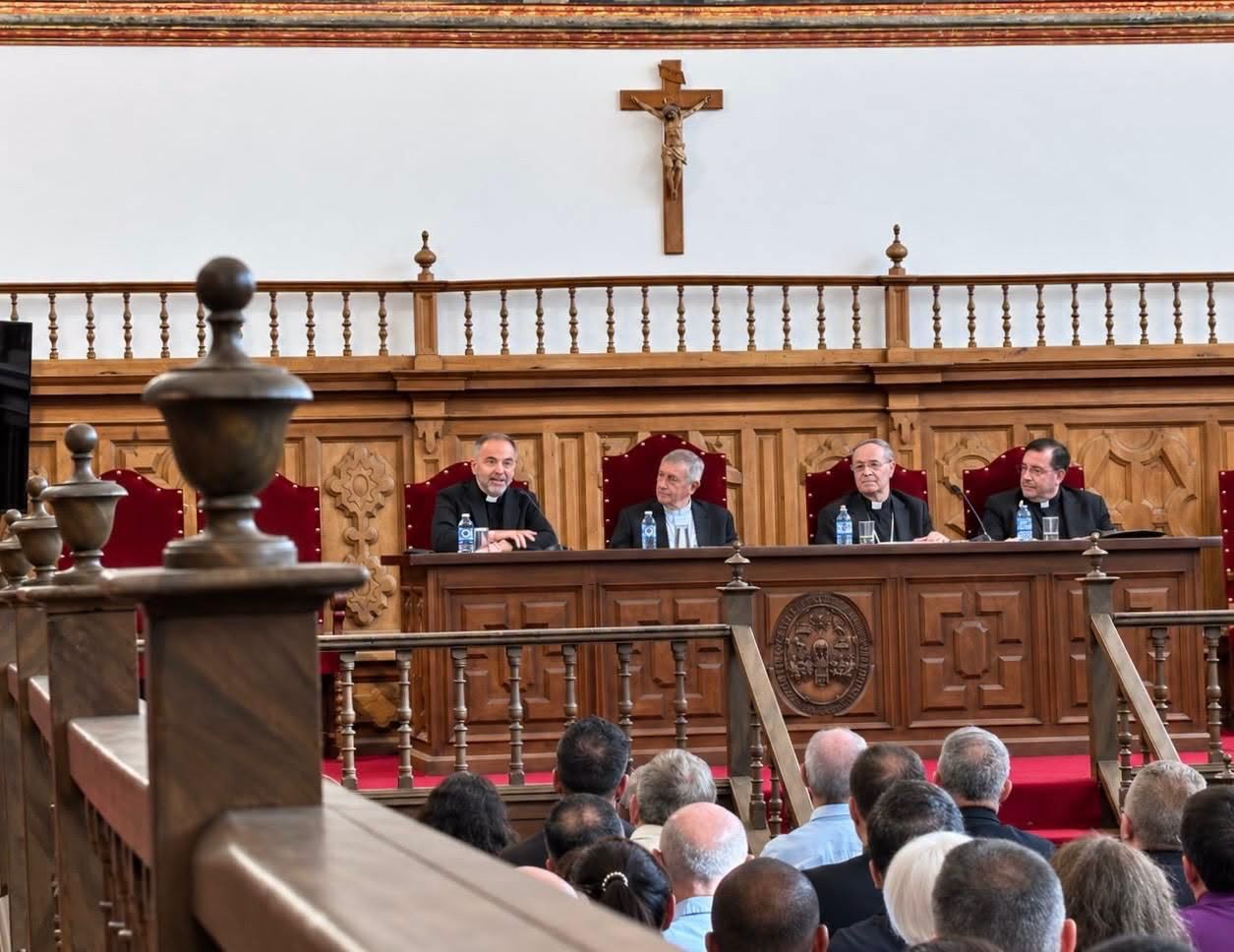 Inauguración del XXI Simposio de Derecho Canónico en Salamanca con varios ponentes