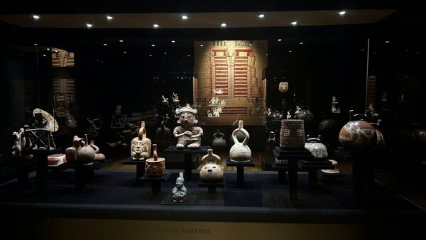 Exposición de artefactos en el V Centenario de la Escuela de Salamanca