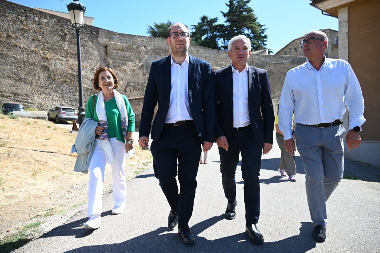 Delegados del Gobierno visitan la muralla de Ciudad Rodrigo