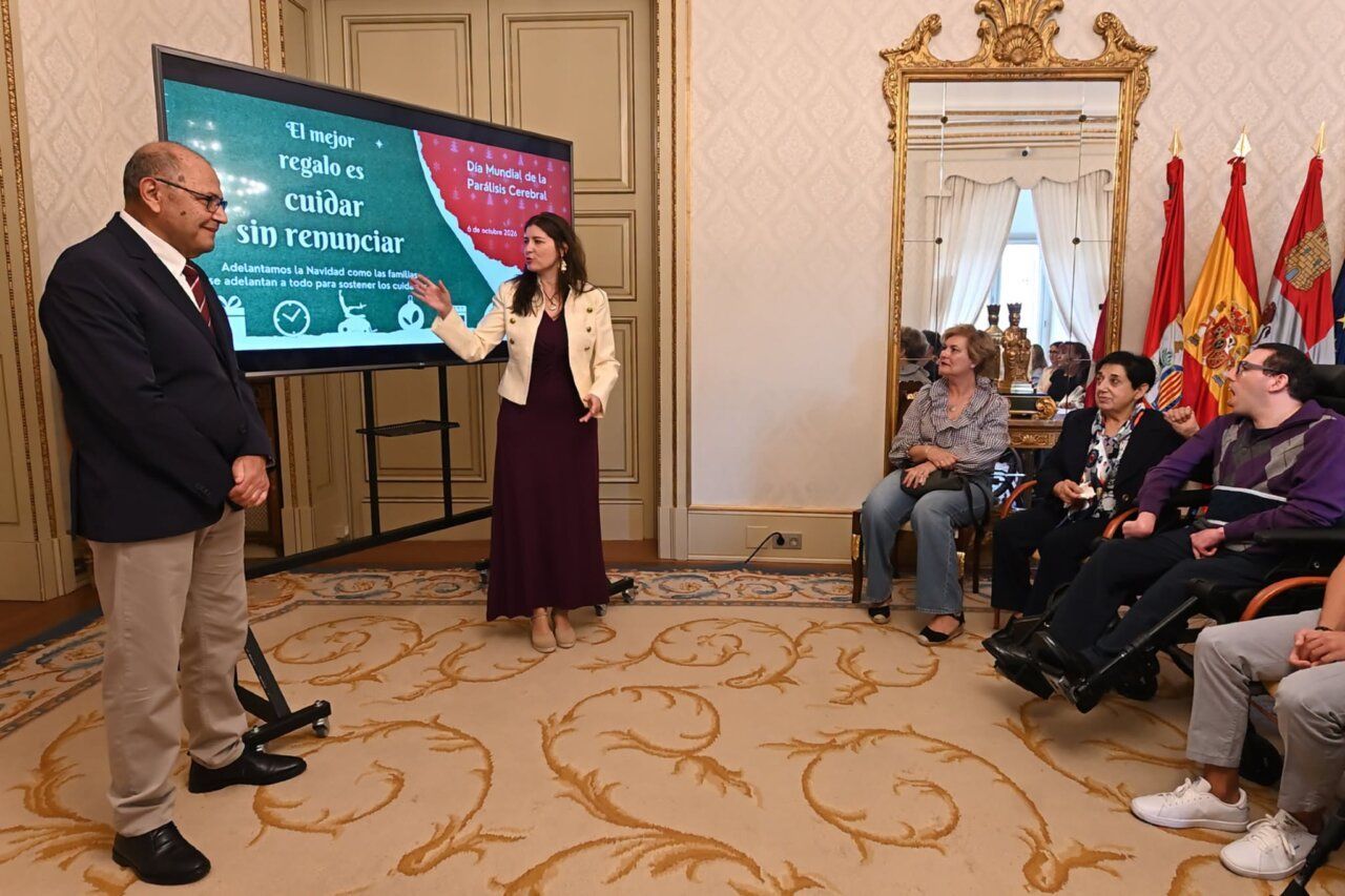 Evento en Salamanca por el Día Mundial de la Parálisis Cerebral con varias personas presentes.