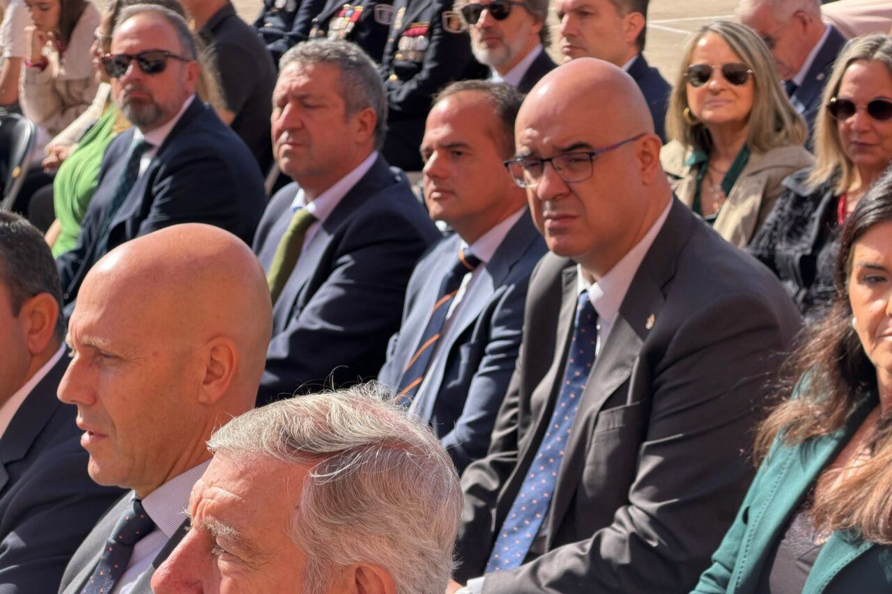 Homenaje a la Guardia Civil en Salamanca con asistentes en el evento