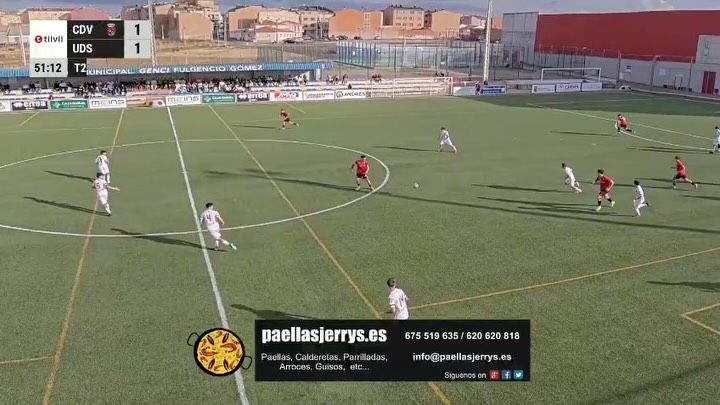 Jugadores del Club Deportivo Villares de la Reina en un partido emocionante