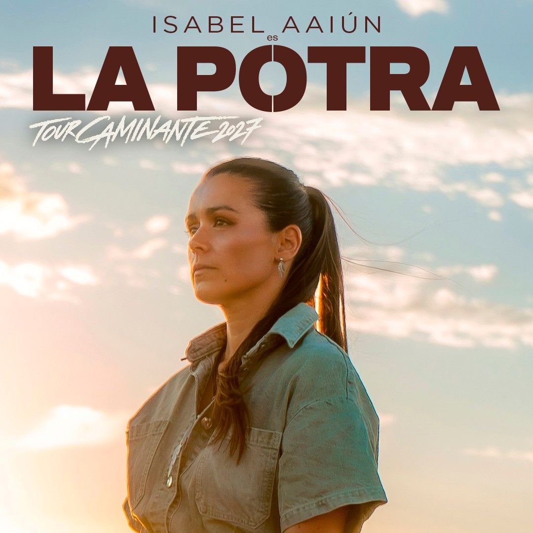 Cartel de Isabel Aaiún, retratada ante un cielo luminoso, anuncia La Potra Tour Caminante 2027.