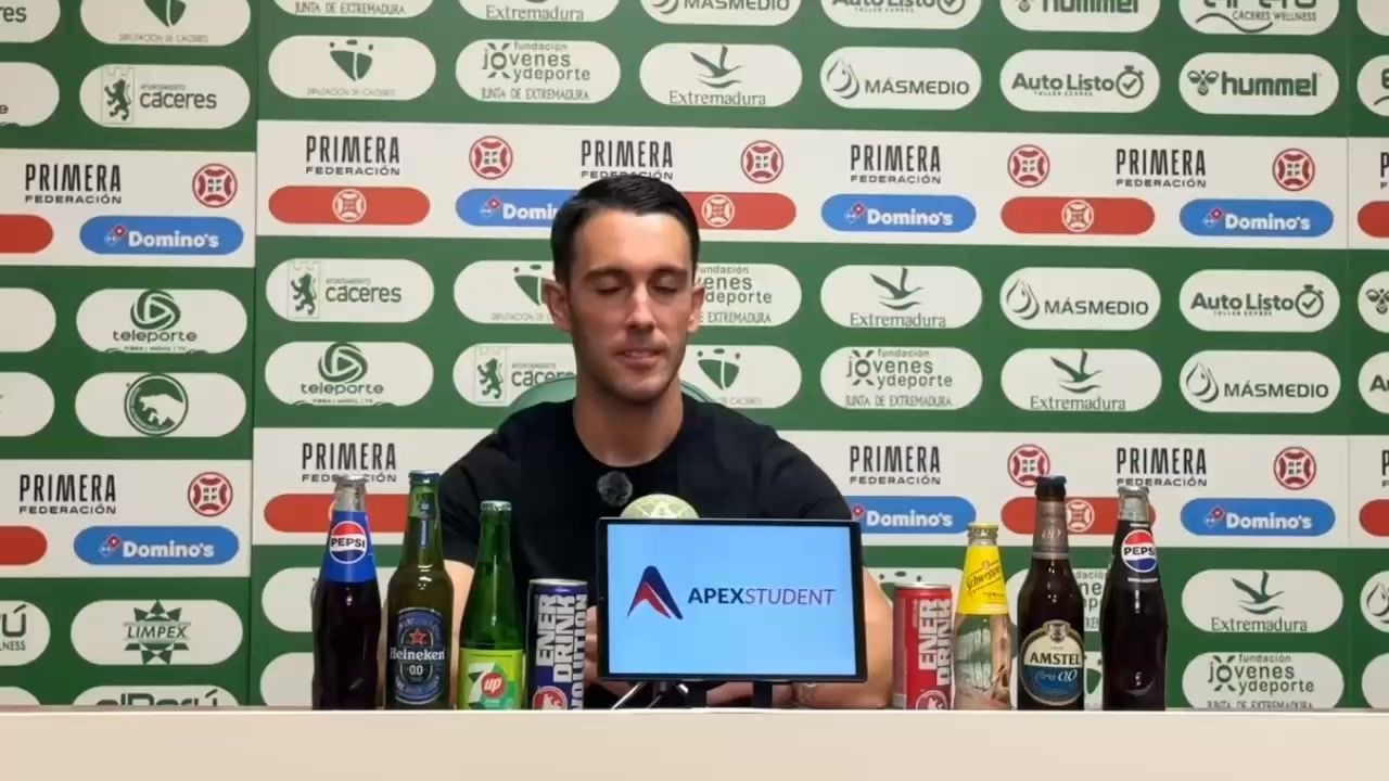 Javi Medina durante la rueda de prensa tras el partido contra el CP Cacereño