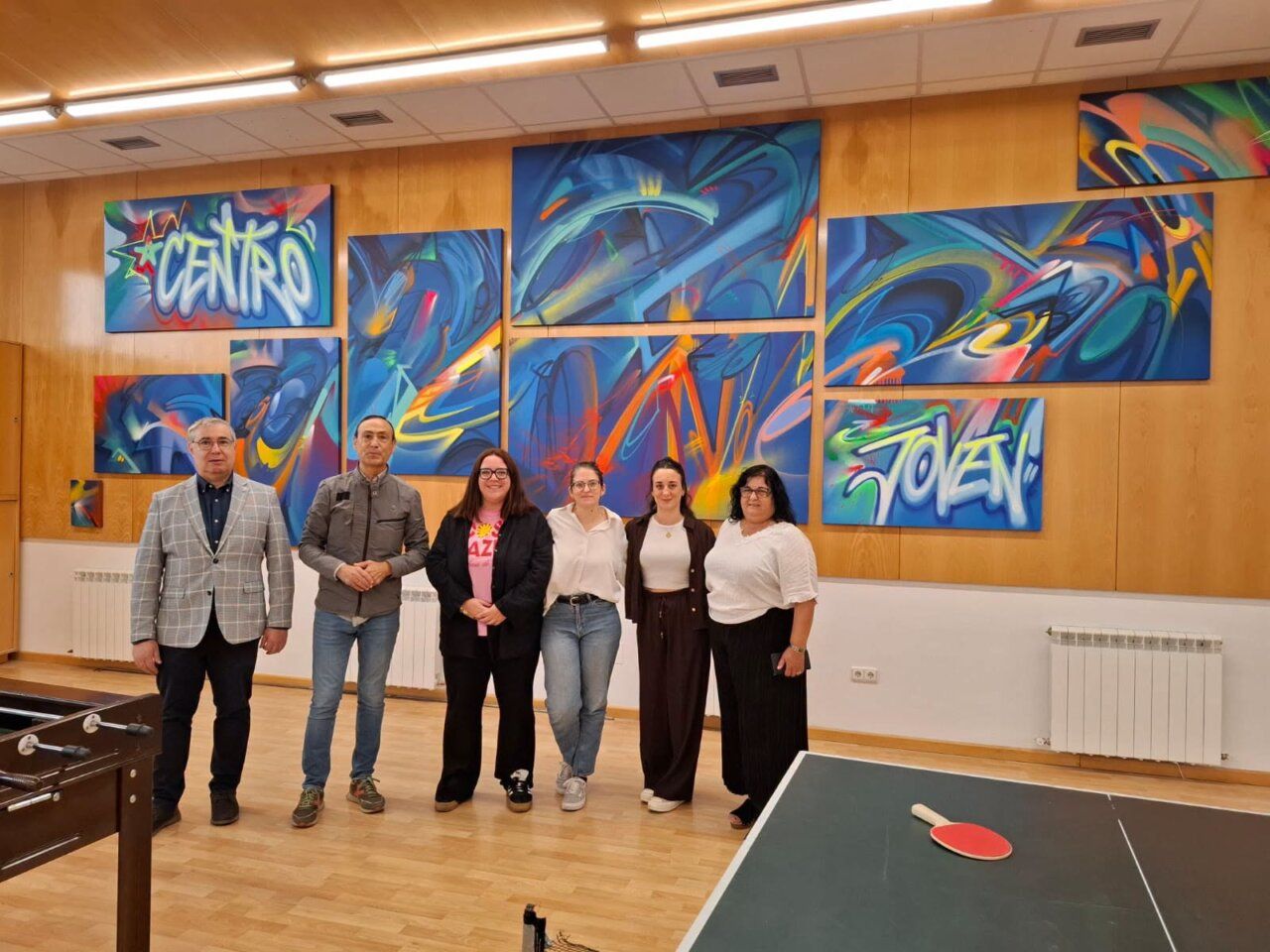Inauguración del nuevo Centro Joven en Carbajosa de la Sagrada con grafitis coloridos