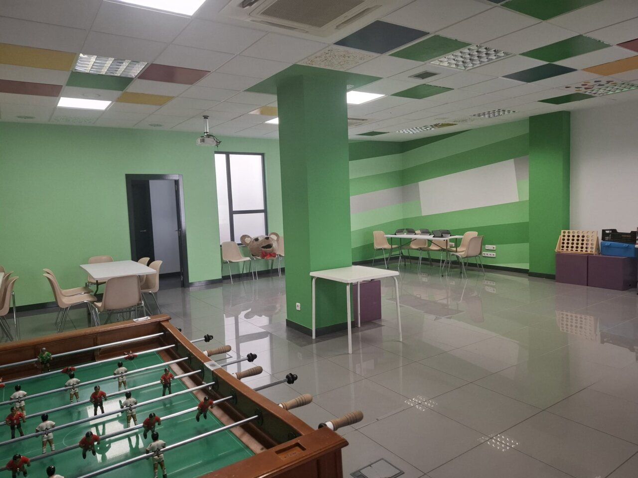 Interior del nuevo espacio para Cibercarba y La Ciudad de las Niñas y los Niños
