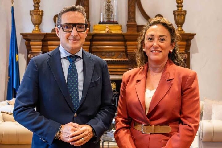 Reunión entre representantes de la Universidad de Salamanca y la Consejería de Medio Ambiente.